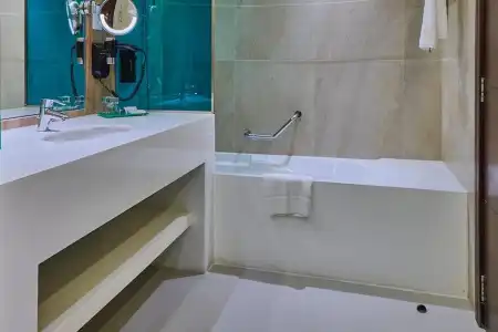 Ramada & Suites by Wyndham Dubai JBR - 38