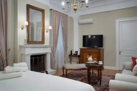 Noble Suites - 150