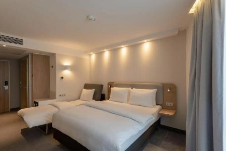 Holiday Inn Express and Suites Potsdam by IHG - 4