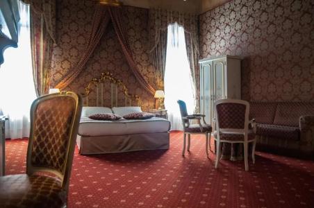 Palazzo Lion Morosini - Check in Presso Locanda Ai Santi Apostoli - 56