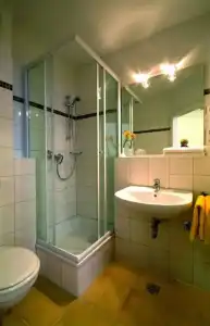 B&B Lübeck Berliner-Platz - 28