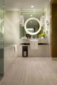 Towers Rotana - 104