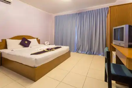 Room in Guest Room - Bucintoro Restaurant & Guesthouse Belvedere - 10 Minutes From Patong Beach - 0