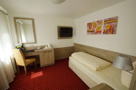 Airport Filder Post - 15