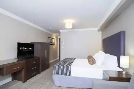 Sandman & Suites Calgary South - 52
