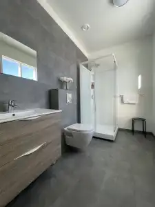 Bjork Guesthouse - 8