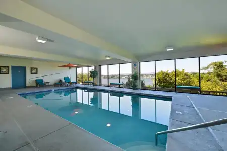 Best Western Pier Point Inn - 12