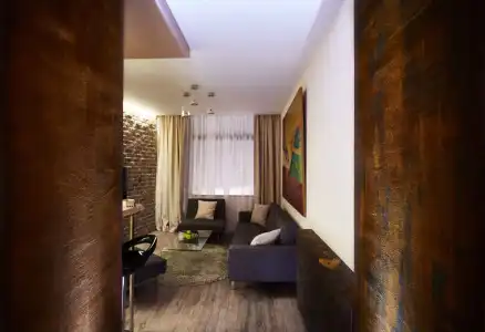 One Luxury Suites - 4