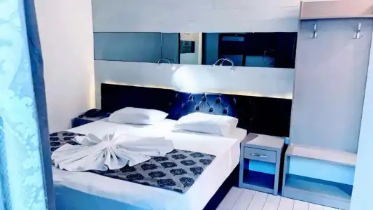 Cleopatra City - 4