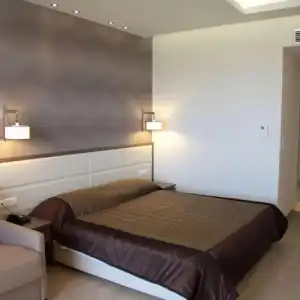Cosmopolitan - 40