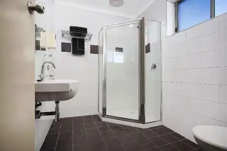 Comfort Inn On Raglan - 38