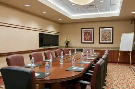 Hilton Los Angeles North/Glendale - 11