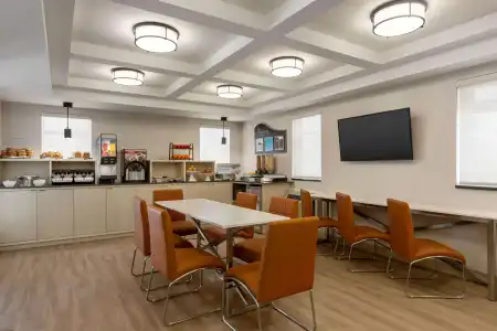 Days Inn Toronto West Mississauga - 11