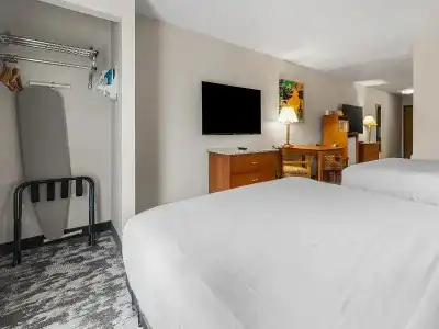 Best Western Ambassador Inn & Suites - 82