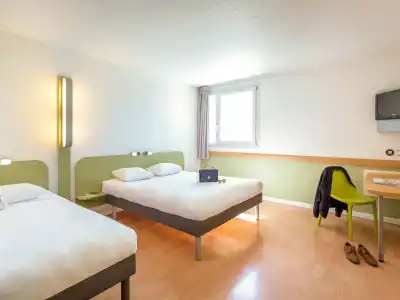 ibis budget Fréjus Saint-Raphaël Centre et Plage - 5