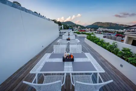 LullaBella Patong - 20