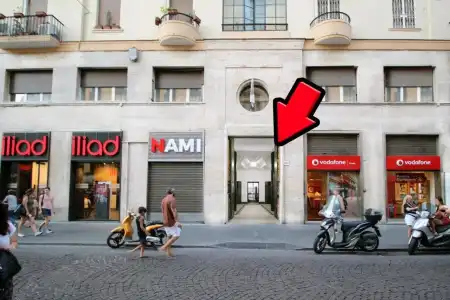 Piazza Carità - 8