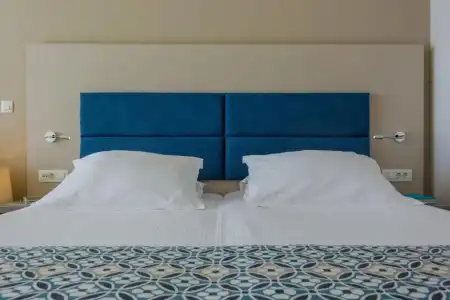 Romana Beach Apartments - 4