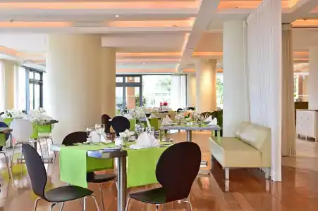 Pestana Promenade Ocean Resort - 23