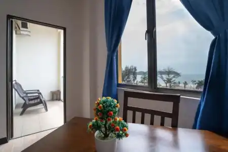 Paretto Seaview - 48