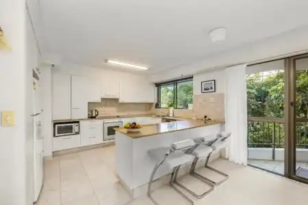 Gemini Court Holiday Apartments - 297