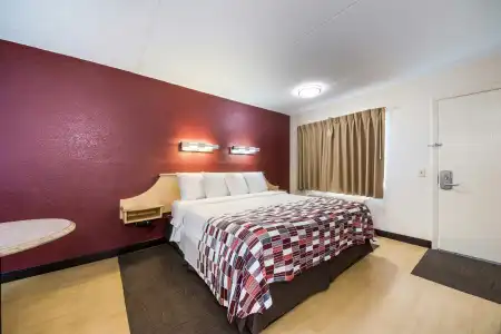 Red Roof Inn Laredo - 22