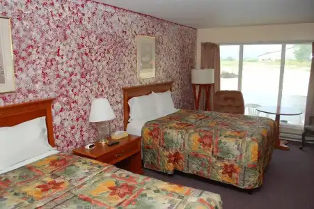 Sara Glen Motel - Saratoga Springs-Glens Falls - 9