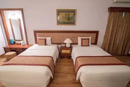 Royal Saigon - 3