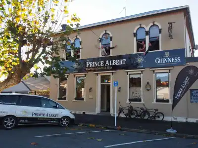 The Prince Albert Backpackers & Bar - 0
