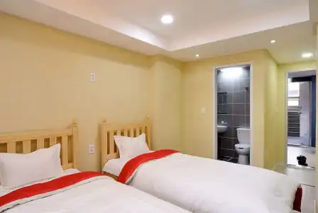 Red Guest House - 20