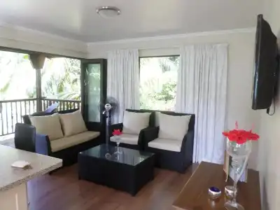 Hillside Retreat - 36