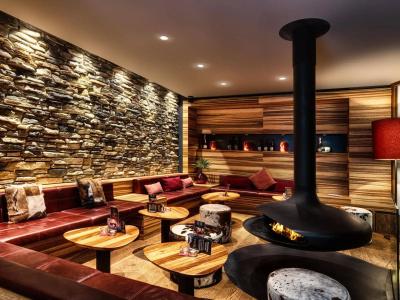 Grauer Bar - 25