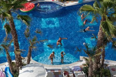 Grand Blue FAFA Resort & Spa - 12