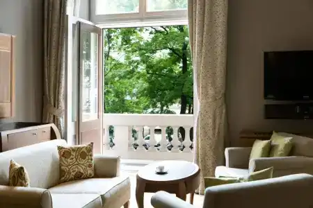 The Ritz-Carlton, - 3
