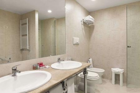 Ramada by Wyndham Naples - 10