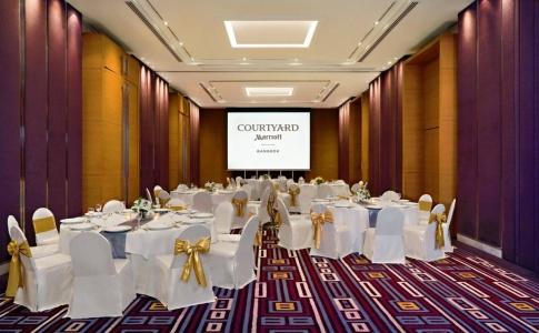 Courtyard by Marriott - 21