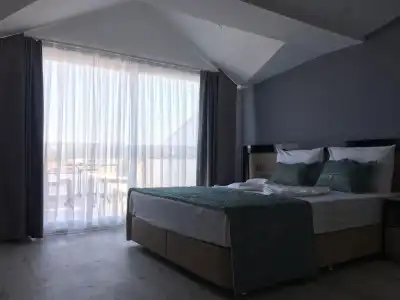 Elisa Otel - 2