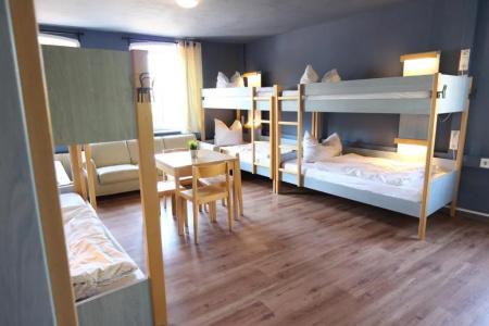 Blue Doors Hostel Ktv - 24