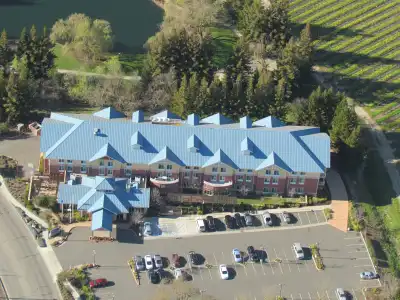 Hilton Garden Inn Sonoma County Airport - 41
