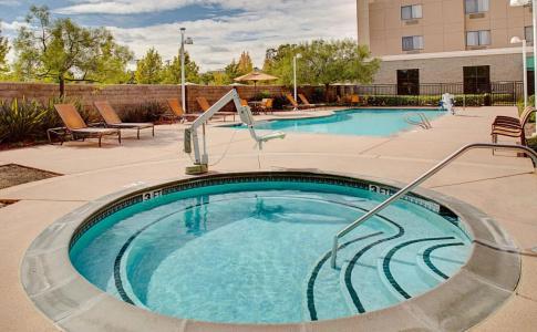 Courtyard by Marriott Sacramento Midtown - 10