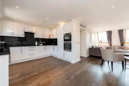 Manson Place - 160