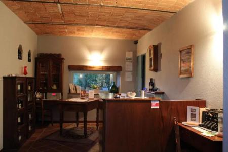 Red Wine Camere - 16