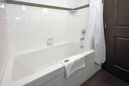 Best Western Pacific Inn - 105