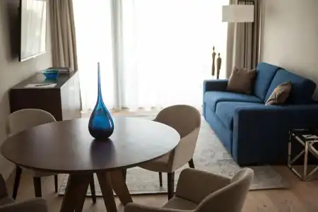 SUYTES Business Studios - 115