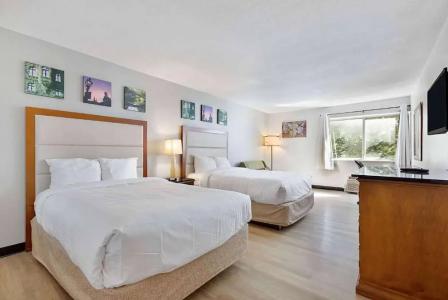 Days Inn by Wyndham Erie - 19