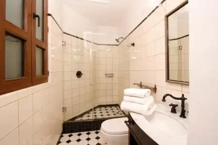 Boutique Castillo Rojo - 75