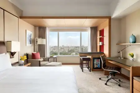 Kerry Pudong - 33