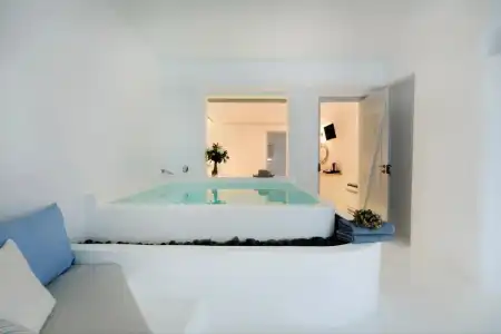 Zefi & Suites - 211