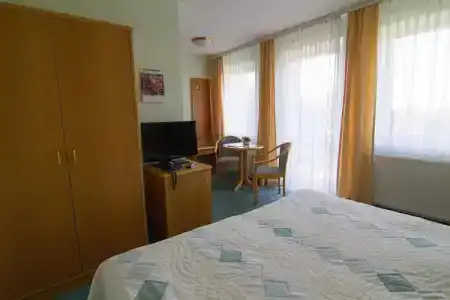 Zur Kleinen Meerjungfrau - 1