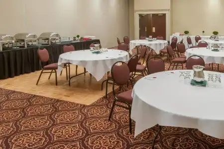 Divya Sutra Plaza and Conference Centre Calgary Airport - 31